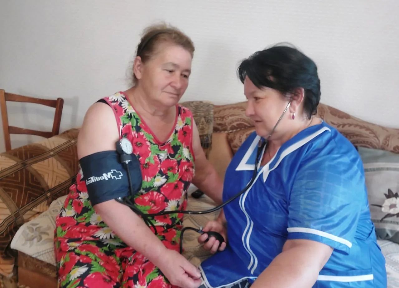 Утро встречает рассветным лучом... Утро встречает рассветным лучом...